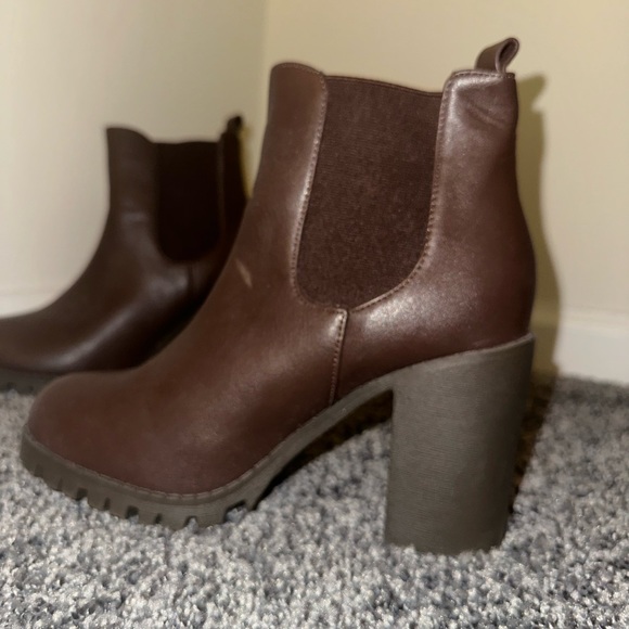 Brown Boot Heels - Picture 1 of 2